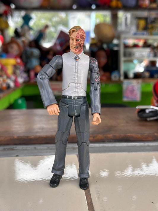 Figura de dos caras EL CABALLERO OSCURO