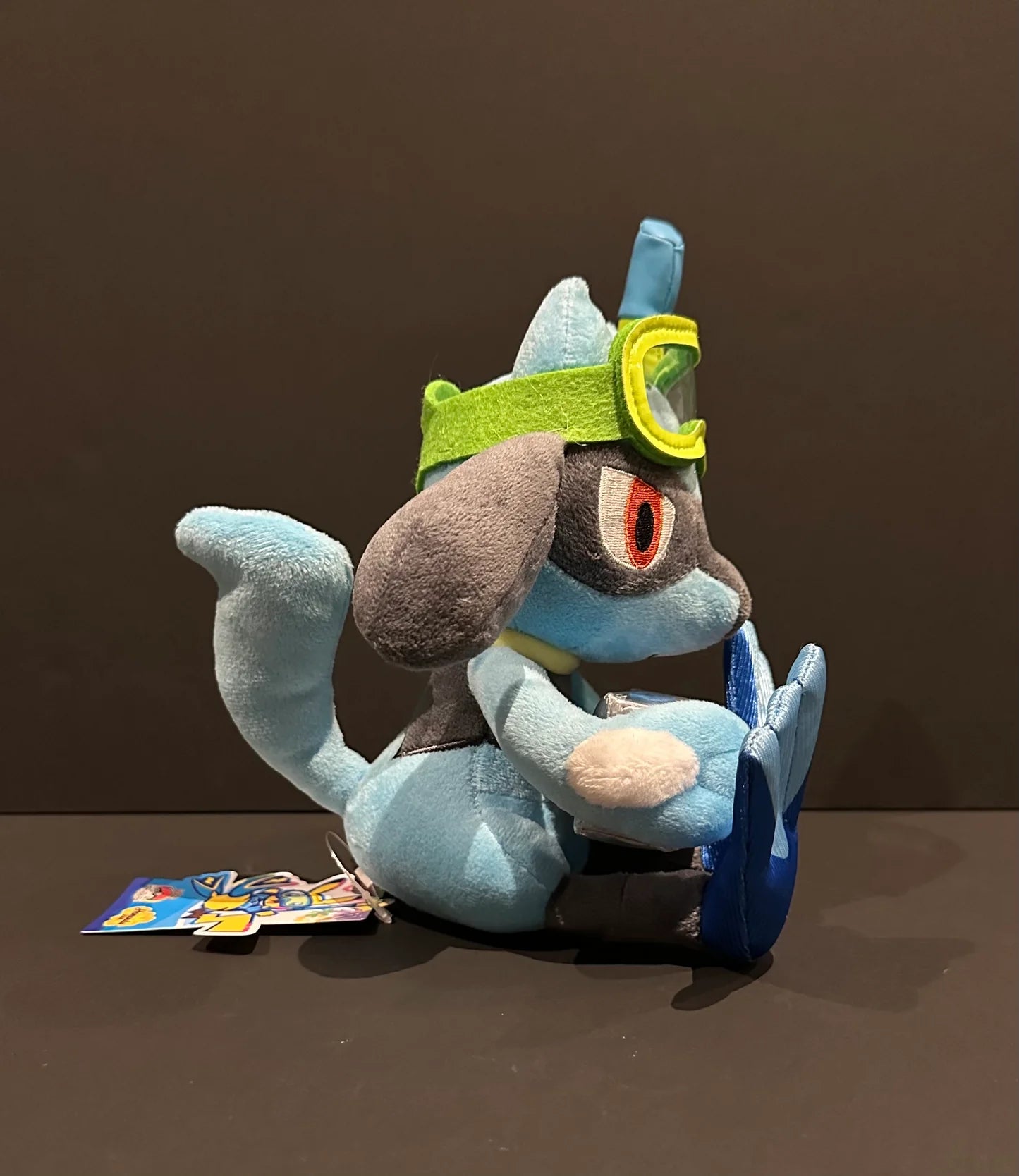 Peluche de Riolu Pokémon Center edición World Championship (WCS) 2024 en Honolulu, Hawái
