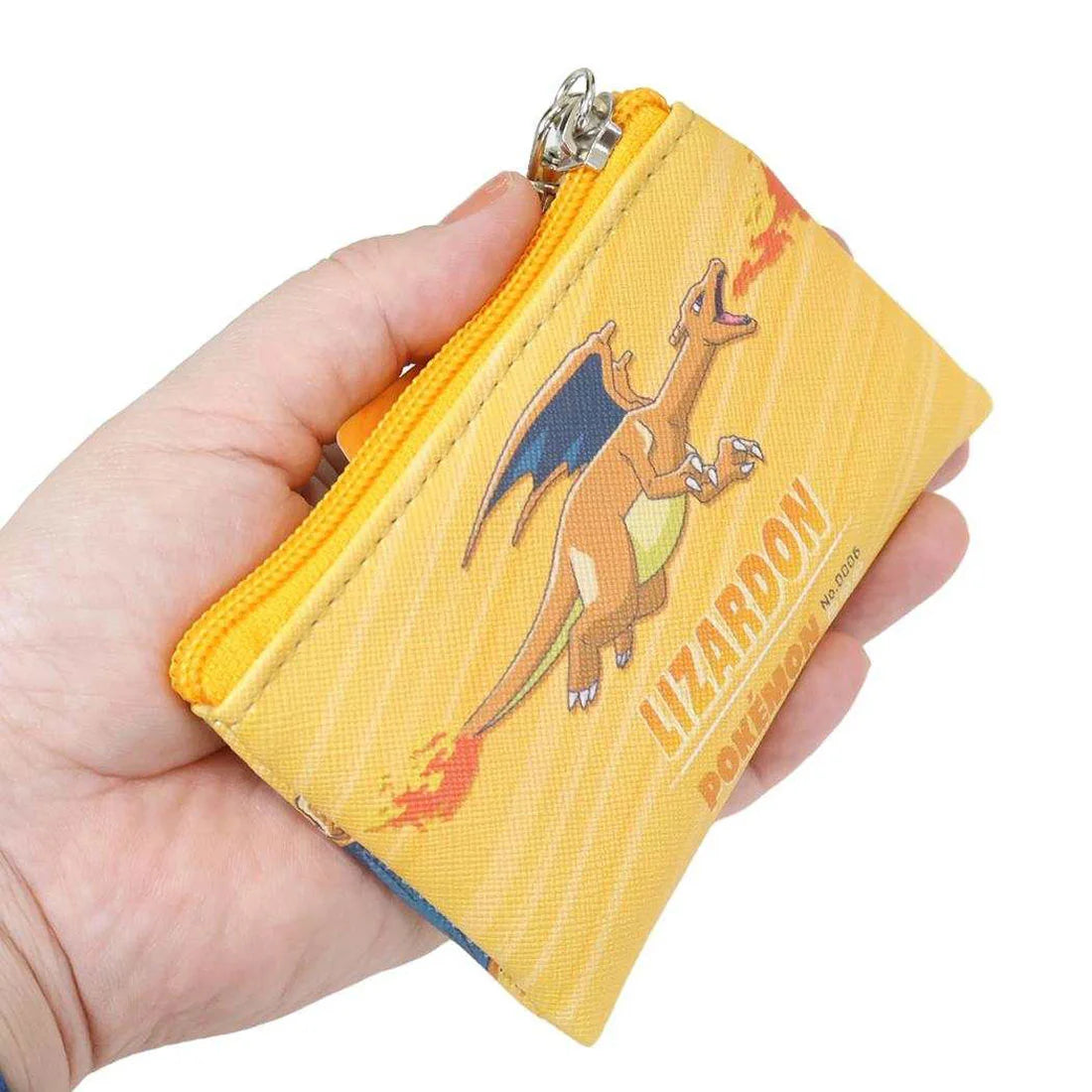 Billetera charizard Pokemon center